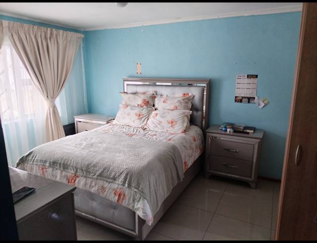 4 BEDROOM FREESTANDING FOR SALE IN WYEBANK